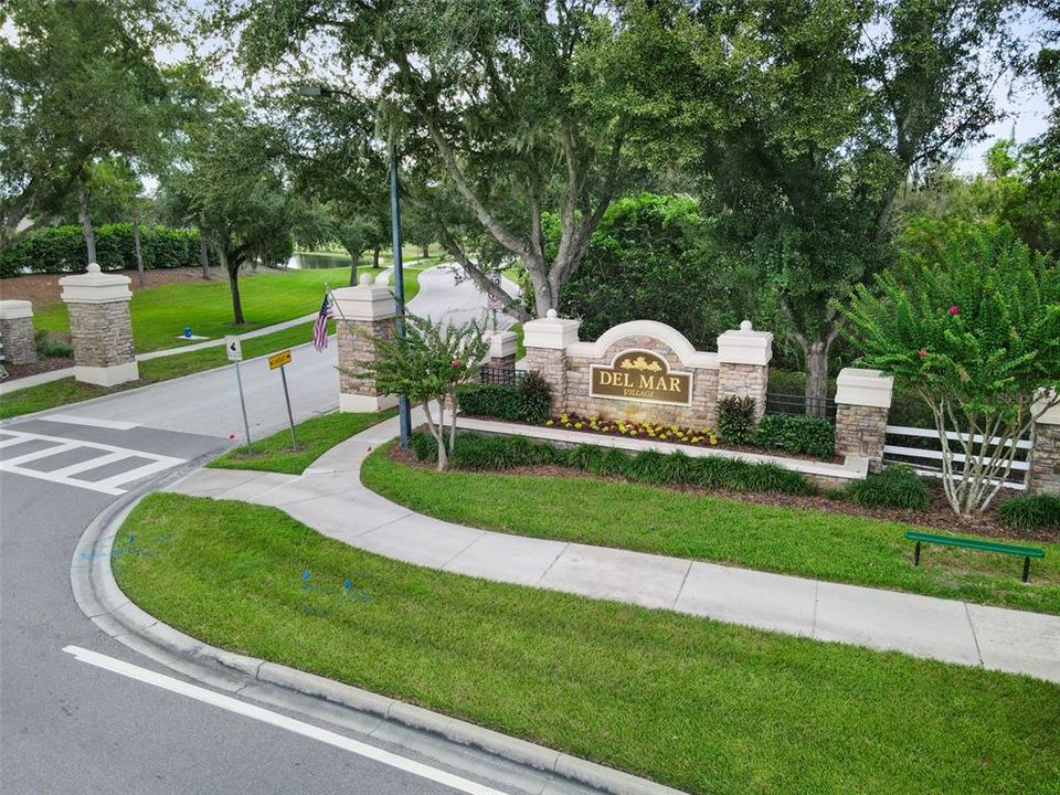 For Rent: $2,650 (4 beds, 2 baths, 1956 Square Feet)