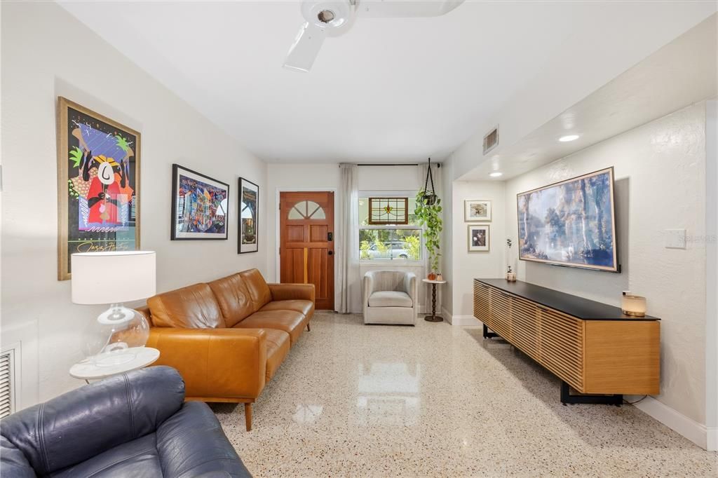 На продажу: $365,000 (3 спален, 2 ванн, 1476 Квадратных фут)