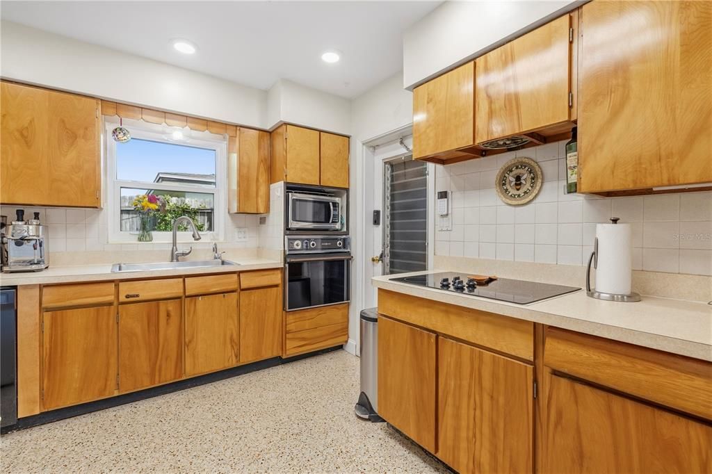 На продажу: $365,000 (3 спален, 2 ванн, 1476 Квадратных фут)