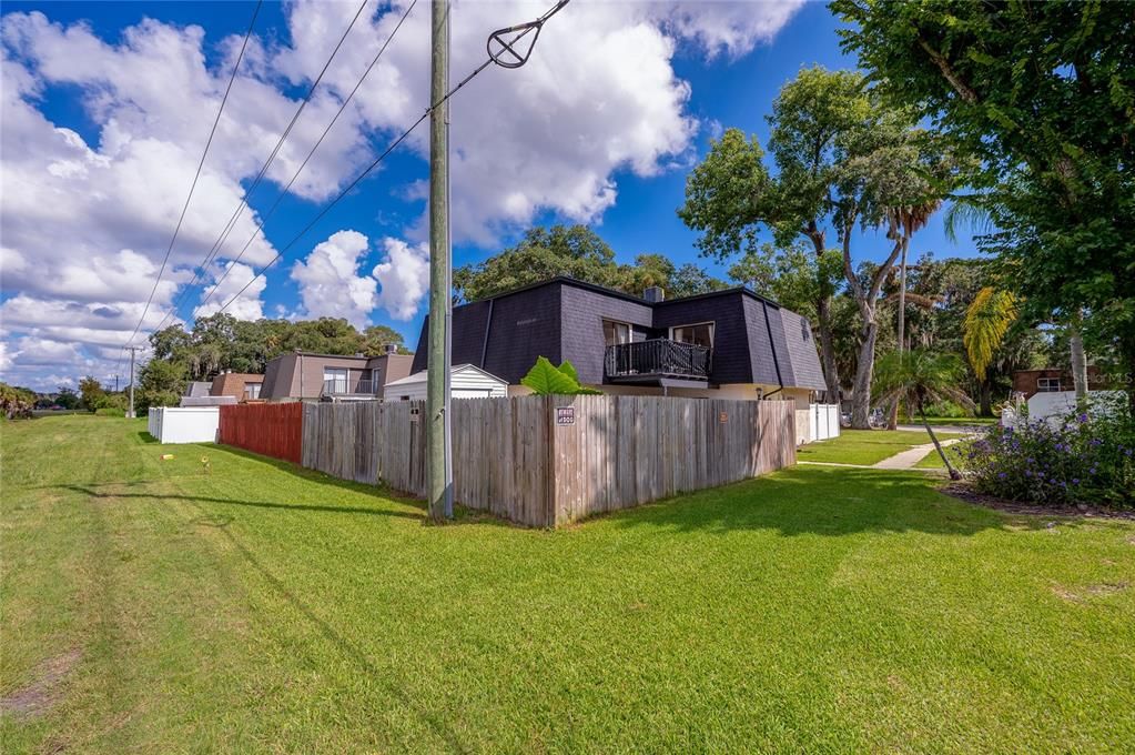 For Sale: $175,000 (2 beds, 1 baths, 1242 Square Feet)