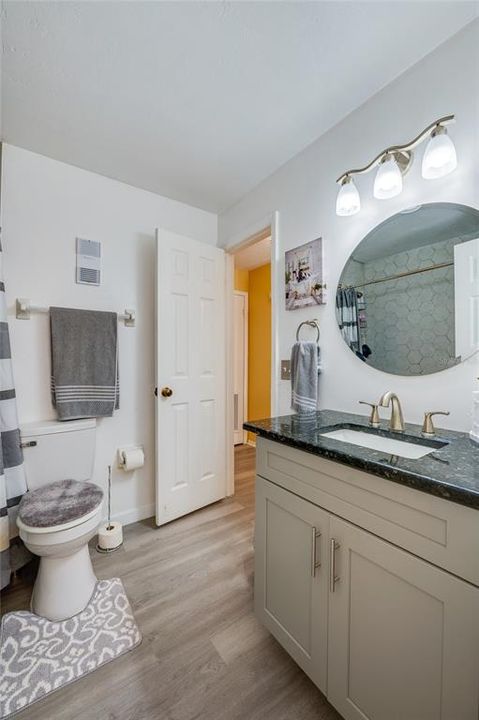 For Sale: $175,000 (2 beds, 1 baths, 1242 Square Feet)