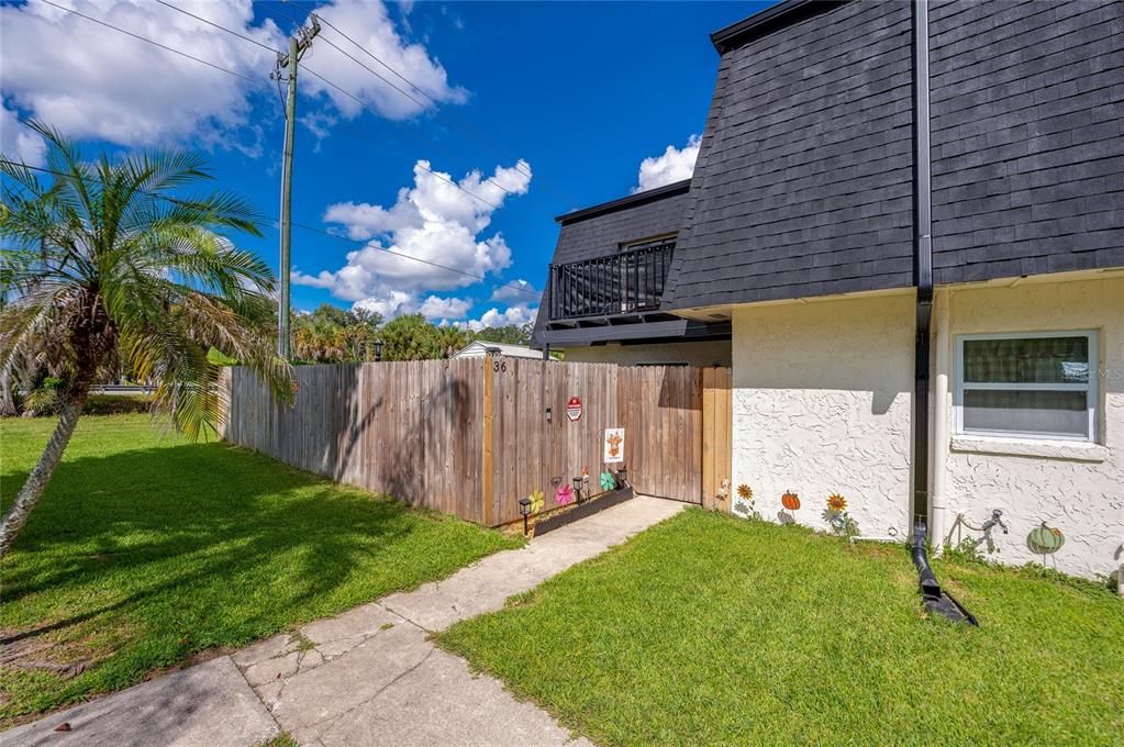 For Sale: $175,000 (2 beds, 1 baths, 1242 Square Feet)