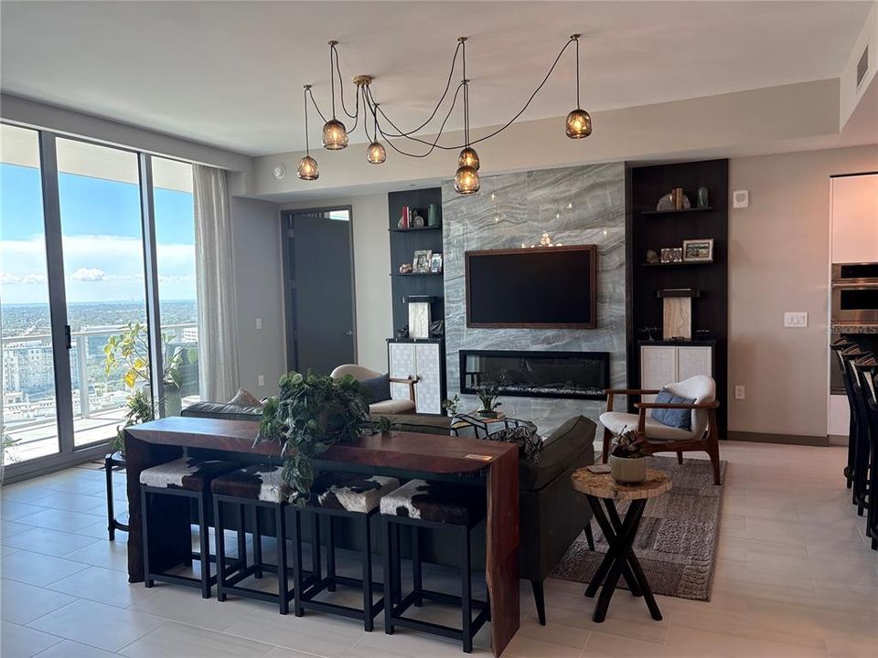 For Rent: $10,500 (2 beds, 3 baths, 1720 Square Feet)