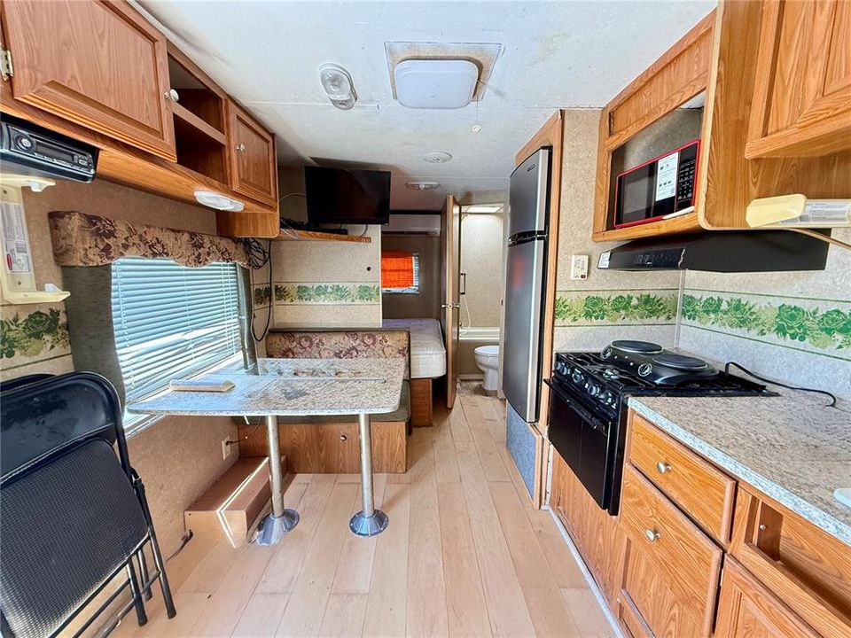 На продажу: $390,000 (3 спален, 1 ванн, 2160 Квадратных фут)