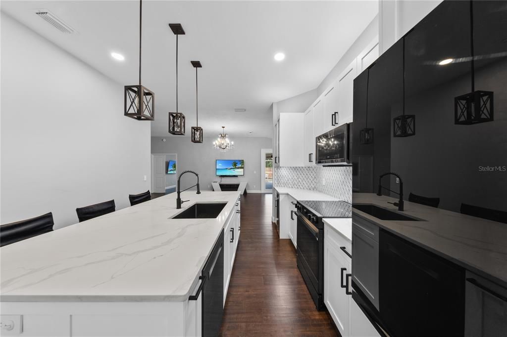 En Venta: $550,000 (3 camas, 2 baños, 1735 Pies cuadrados)