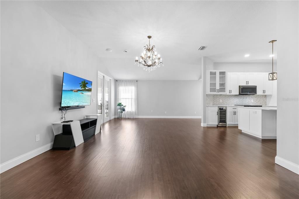 En Venta: $550,000 (3 camas, 2 baños, 1735 Pies cuadrados)