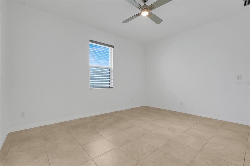 For Sale: $345,000 (3 beds, 2 baths, 1717 Square Feet)