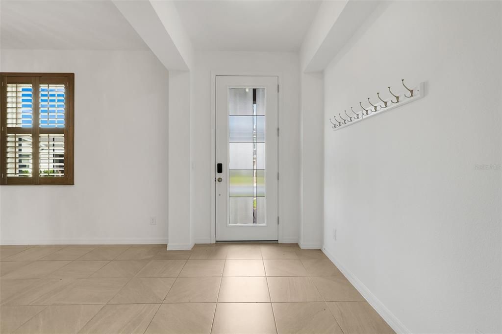 For Sale: $345,000 (3 beds, 2 baths, 1717 Square Feet)