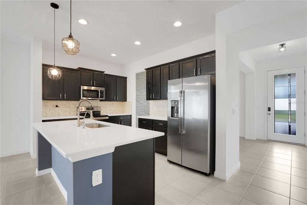 For Sale: $345,000 (3 beds, 2 baths, 1717 Square Feet)