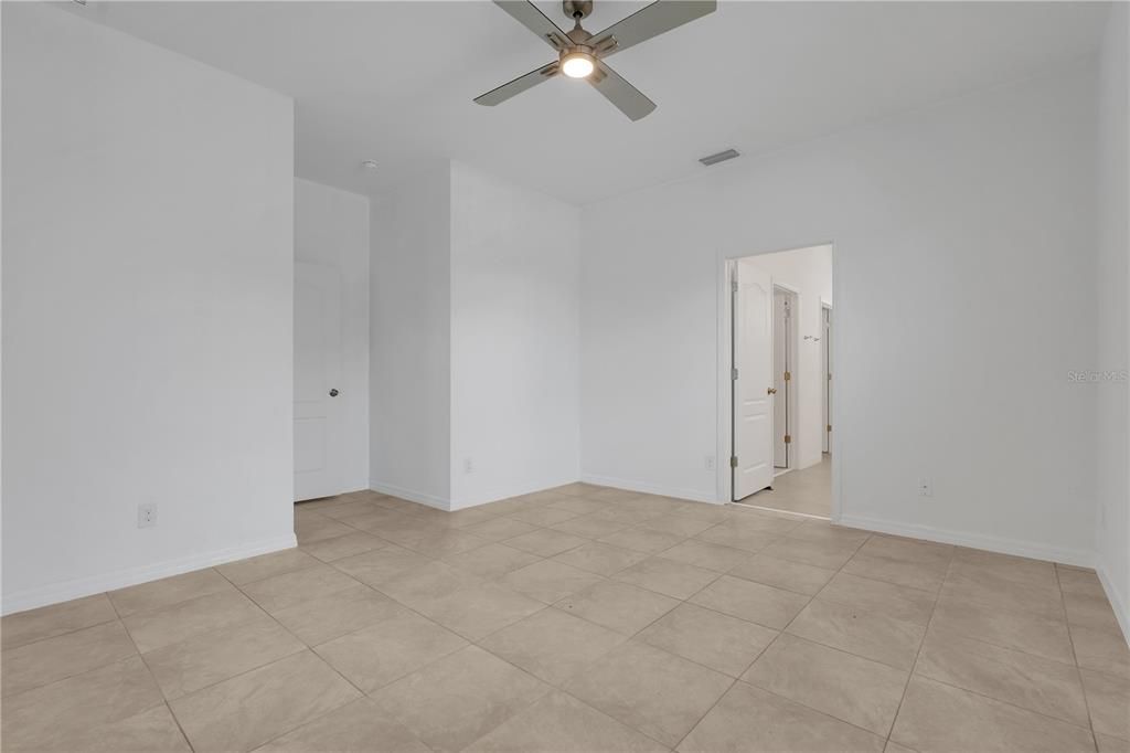 For Sale: $345,000 (3 beds, 2 baths, 1717 Square Feet)