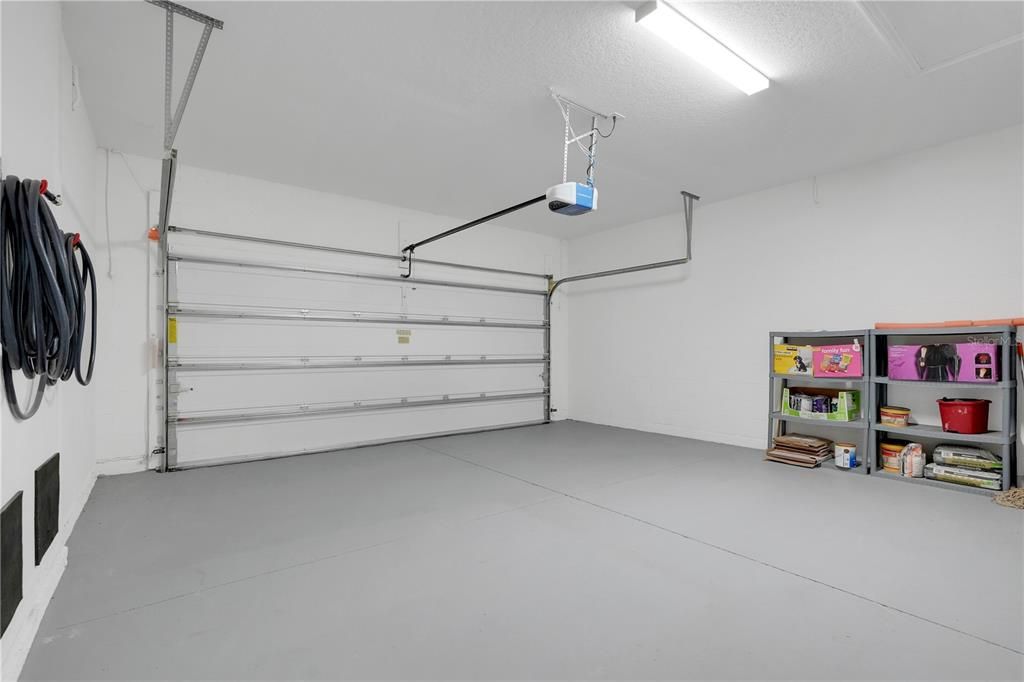 For Sale: $345,000 (3 beds, 2 baths, 1717 Square Feet)