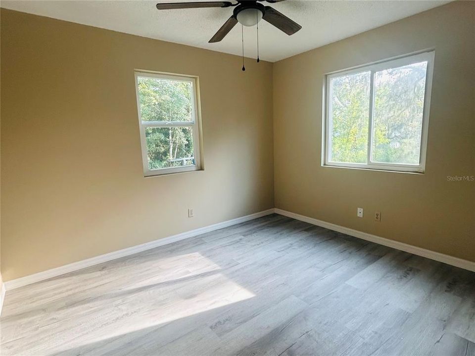 For Sale: $259,000 (3 beds, 2 baths, 1256 Square Feet)