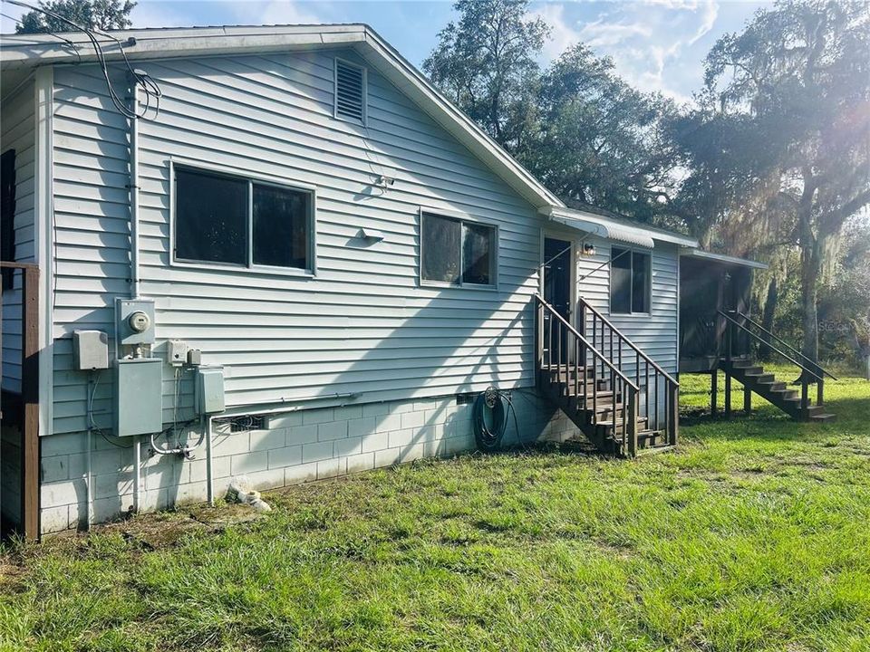 For Sale: $259,000 (3 beds, 2 baths, 1256 Square Feet)