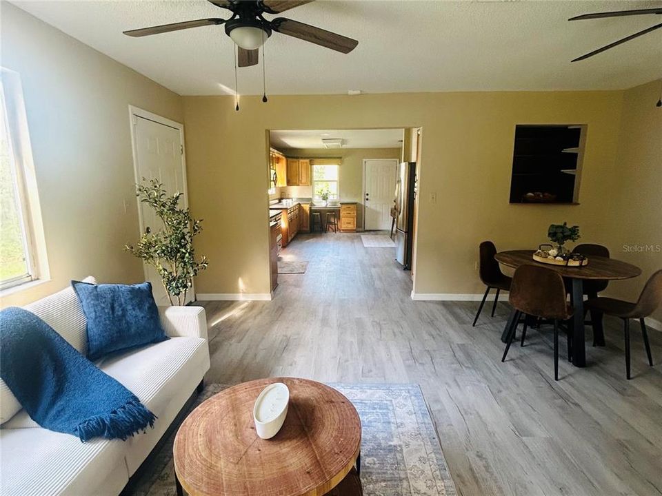 For Sale: $259,000 (3 beds, 2 baths, 1256 Square Feet)