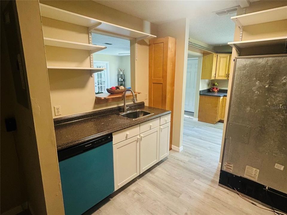 For Sale: $259,000 (3 beds, 2 baths, 1256 Square Feet)