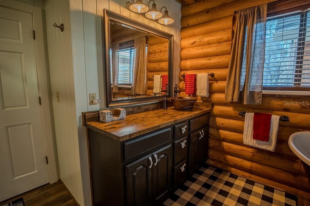 : $1,499,900 (5 спален, 4 ванн, 4590 Квадратных фут)