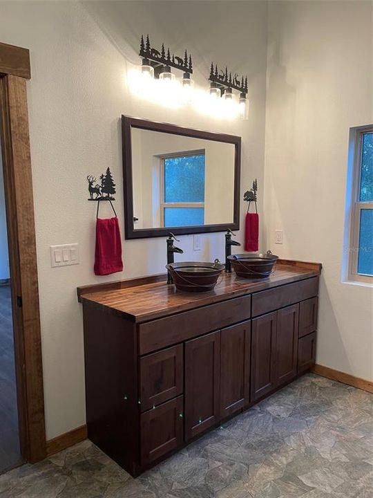 En Venta: $1,499,900 (5 camas, 4 baños, 4590 Pies cuadrados)