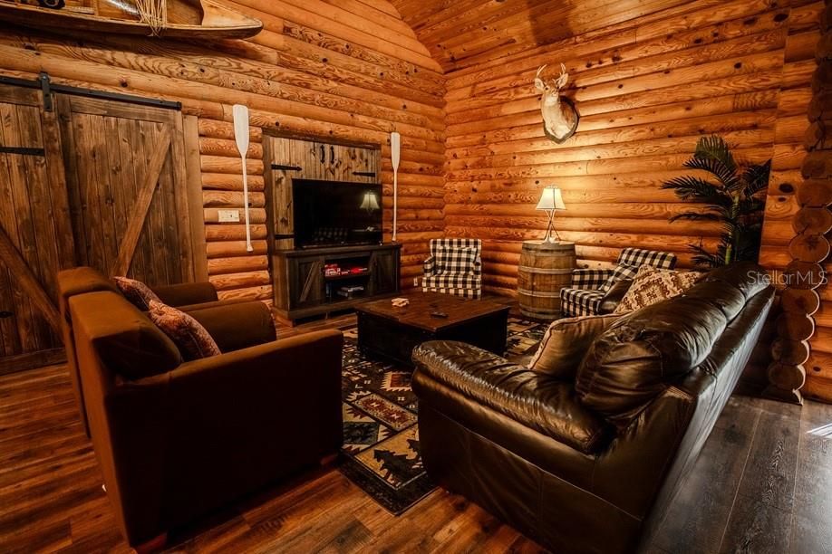 : $1,499,900 (5 спален, 4 ванн, 4590 Квадратных фут)