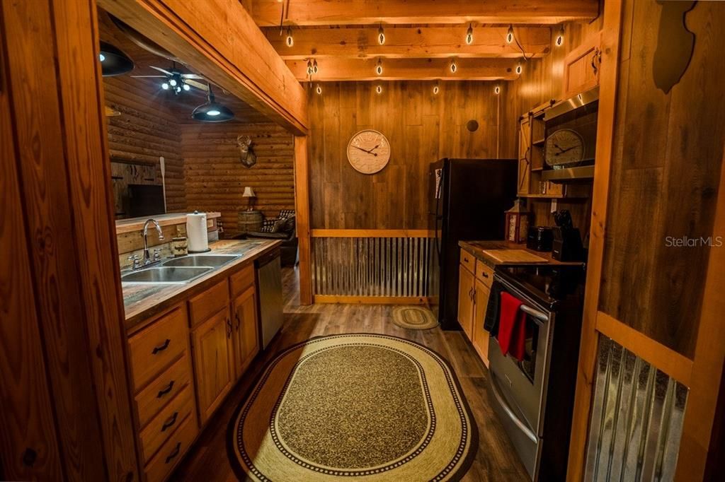 : $1,499,900 (5 спален, 4 ванн, 4590 Квадратных фут)