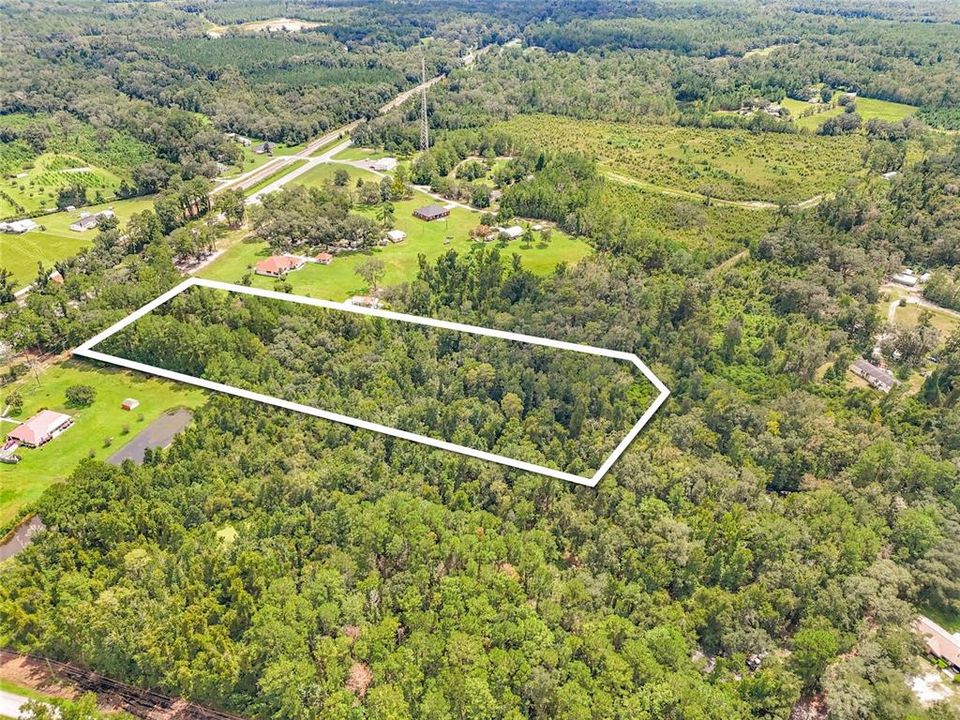 En Venta: $90,000 (5.01 acres)