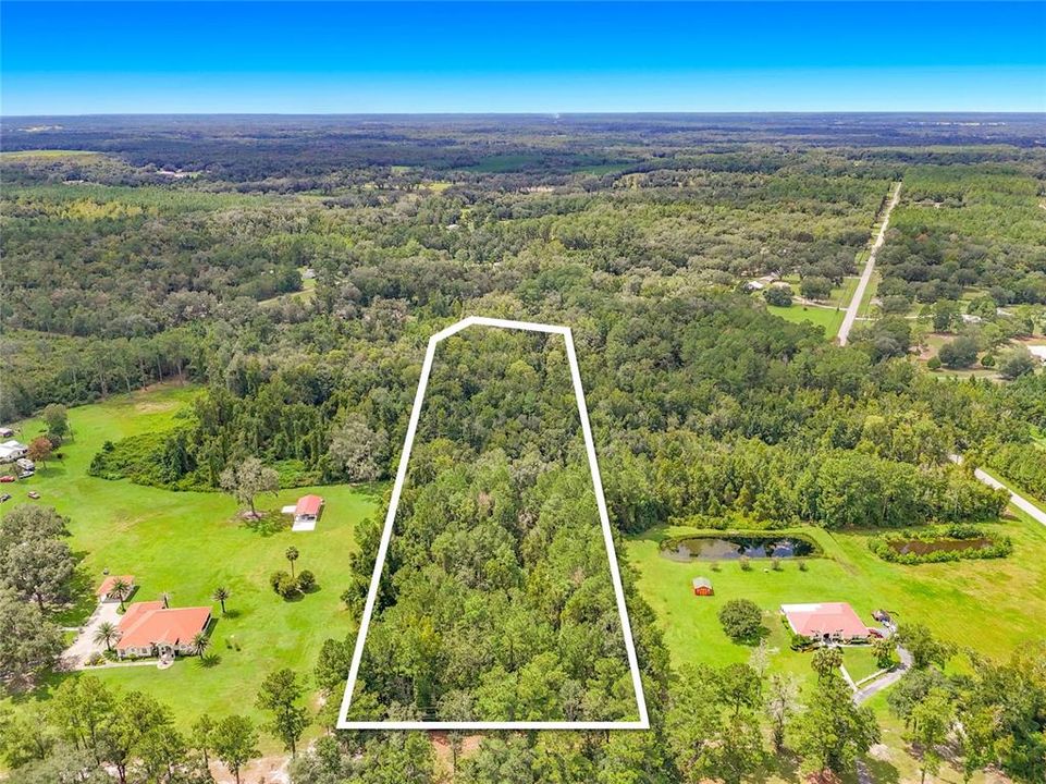 En Venta: $90,000 (5.01 acres)