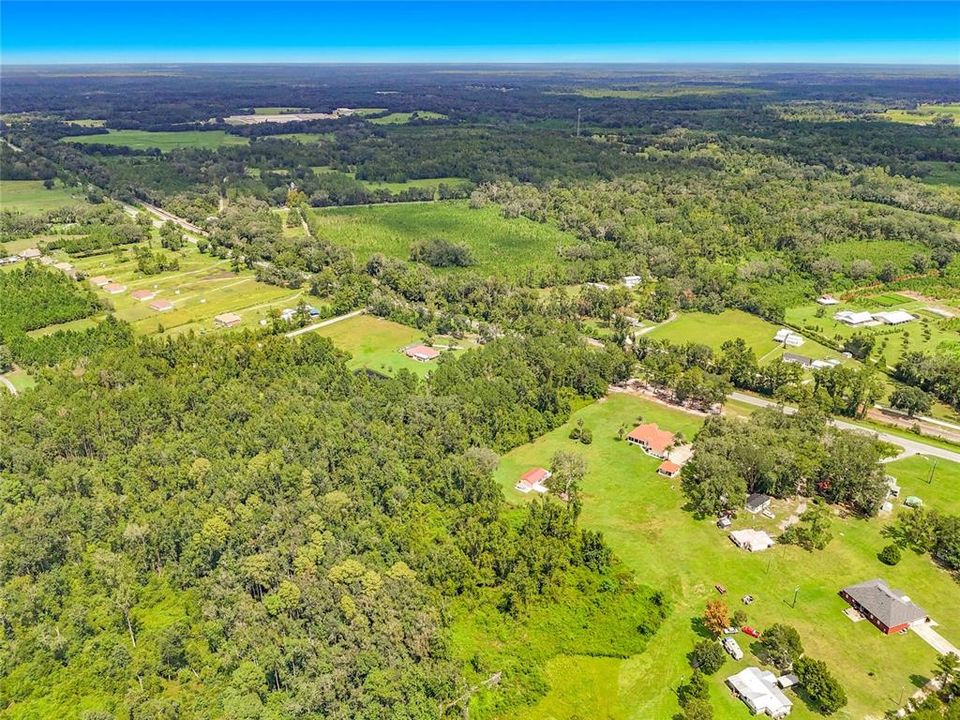 En Venta: $90,000 (5.01 acres)