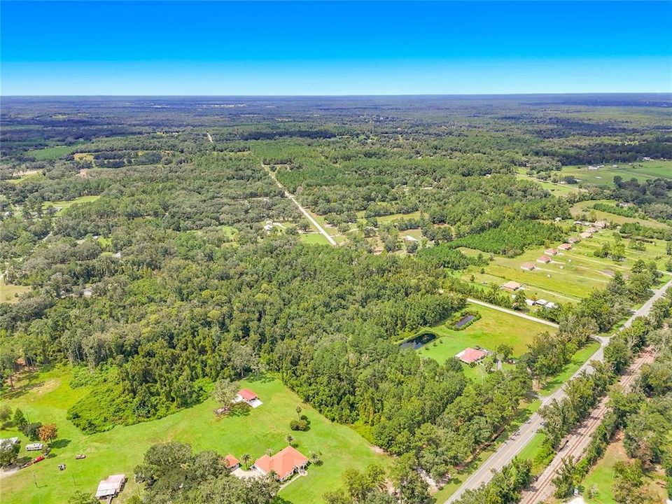 En Venta: $90,000 (5.01 acres)