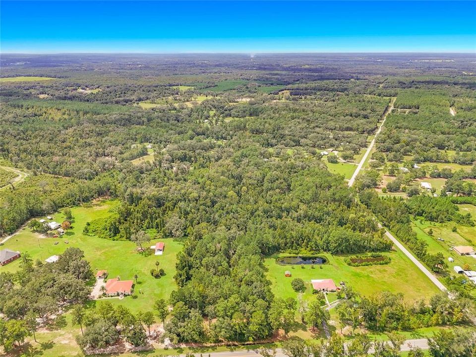 En Venta: $90,000 (5.01 acres)