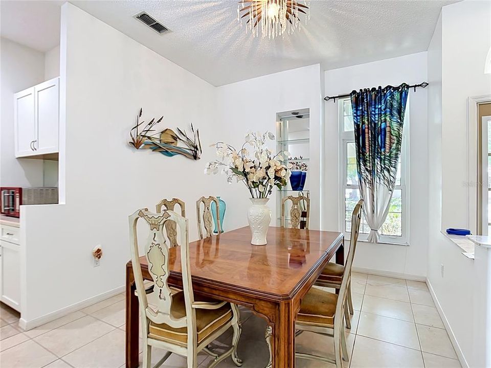 En Venta: $495,000 (4 camas, 2 baños, 2308 Pies cuadrados)
