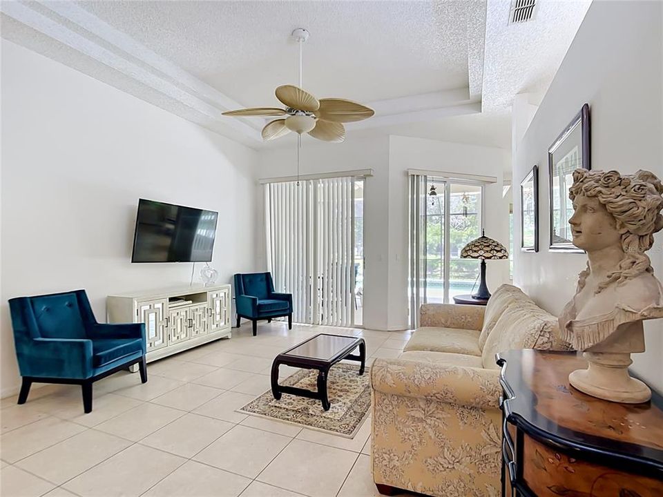 En Venta: $495,000 (4 camas, 2 baños, 2308 Pies cuadrados)