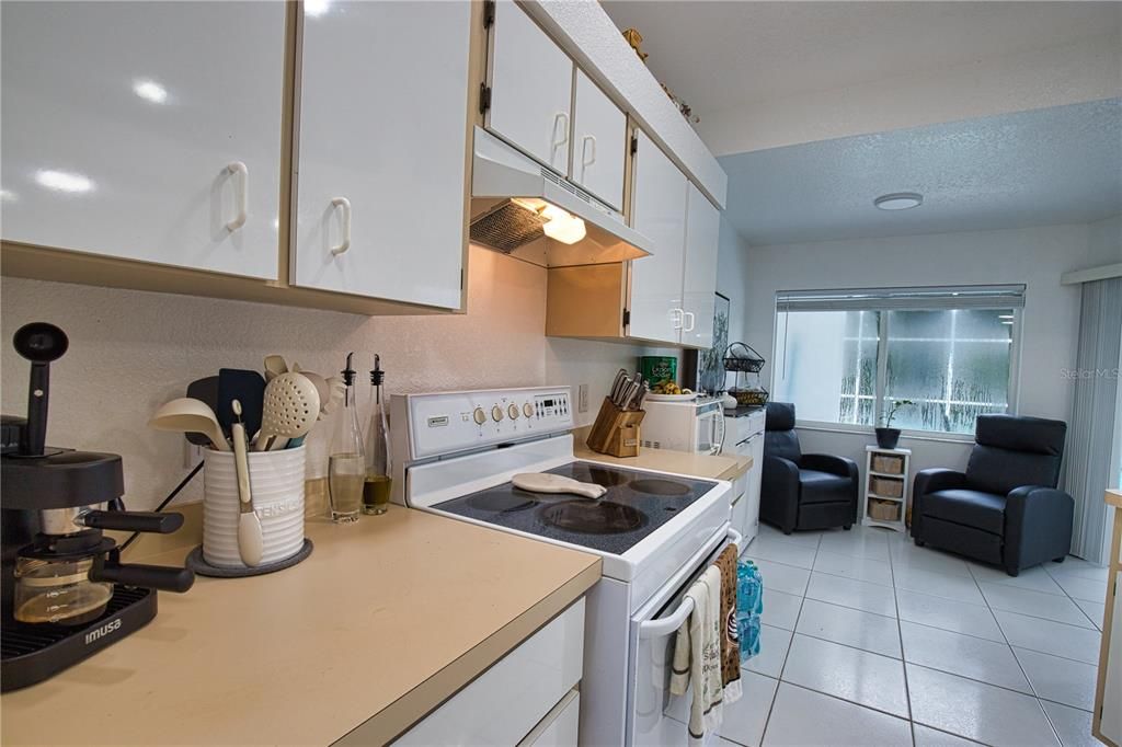 En Venta: $420,000 (4 camas, 2 baños, 1924 Pies cuadrados)