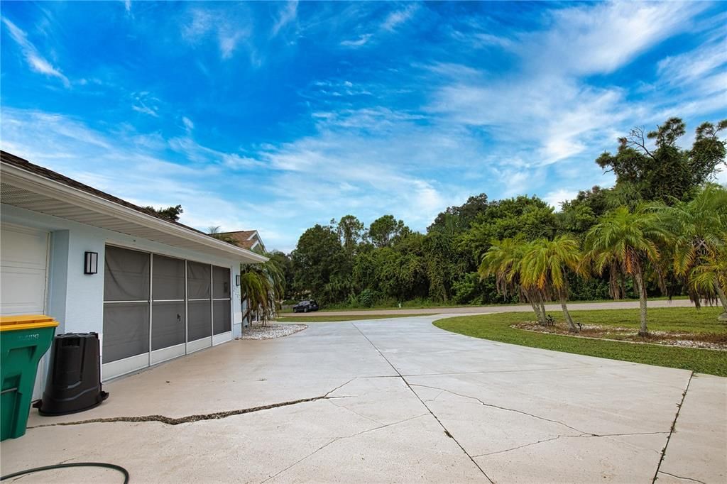En Venta: $420,000 (4 camas, 2 baños, 1924 Pies cuadrados)