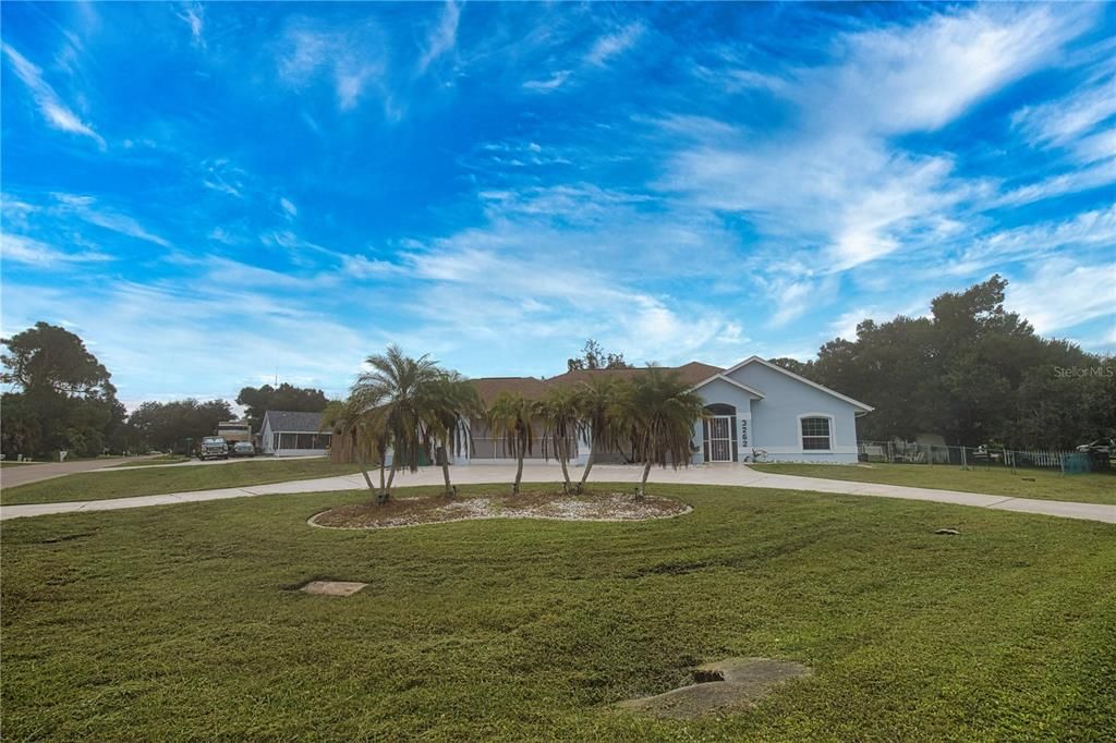 En Venta: $420,000 (4 camas, 2 baños, 1924 Pies cuadrados)
