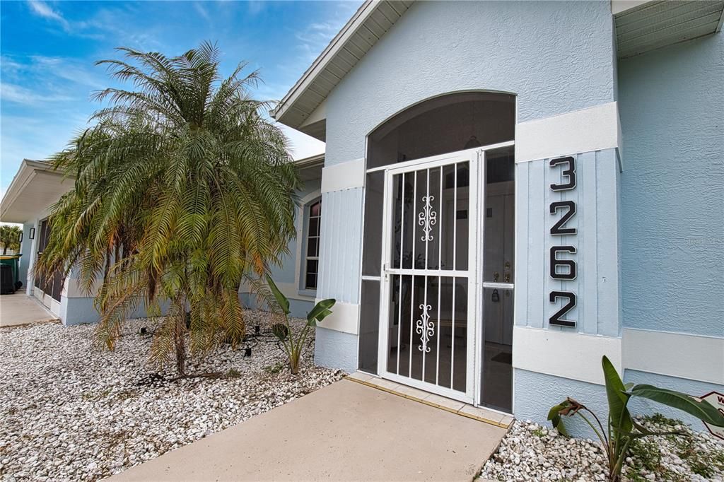 En Venta: $420,000 (4 camas, 2 baños, 1924 Pies cuadrados)
