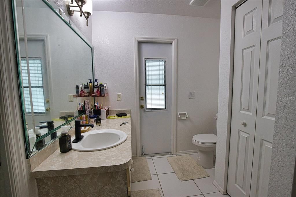 En Venta: $420,000 (4 camas, 2 baños, 1924 Pies cuadrados)