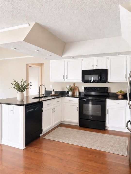 For Sale: $410,000 (3 beds, 2 baths, 1971 Square Feet)