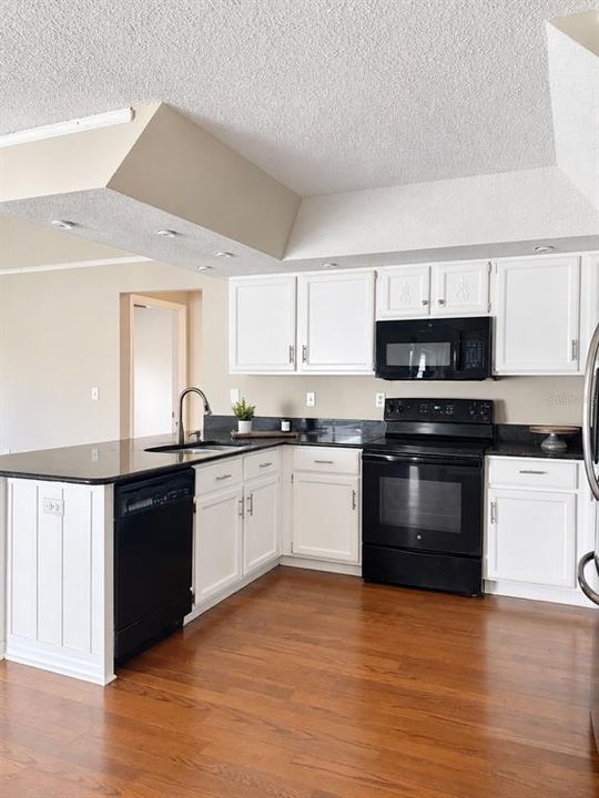 For Sale: $410,000 (3 beds, 2 baths, 1971 Square Feet)