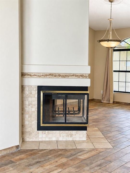 For Sale: $410,000 (3 beds, 2 baths, 1971 Square Feet)