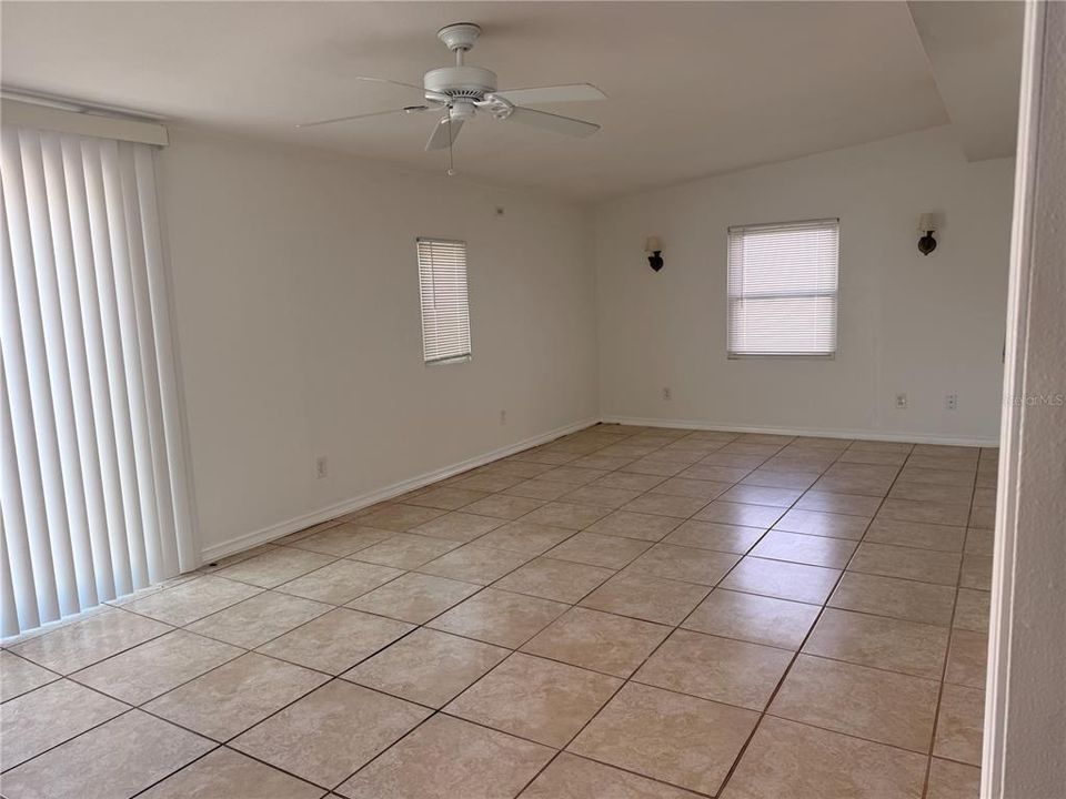For Rent: $2,950 (3 beds, 3 baths, 1620 Square Feet)