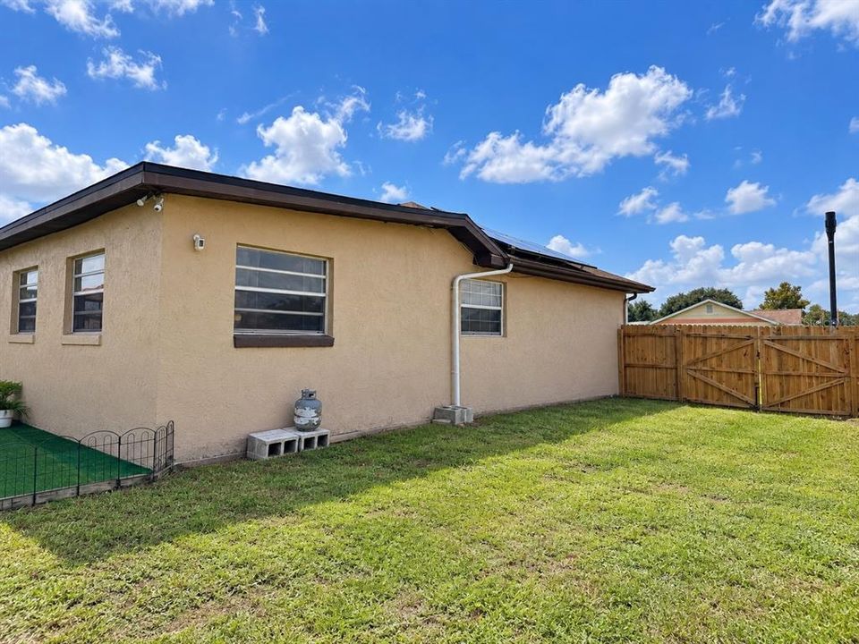 For Sale: $389,950 (4 beds, 2 baths, 1480 Square Feet)