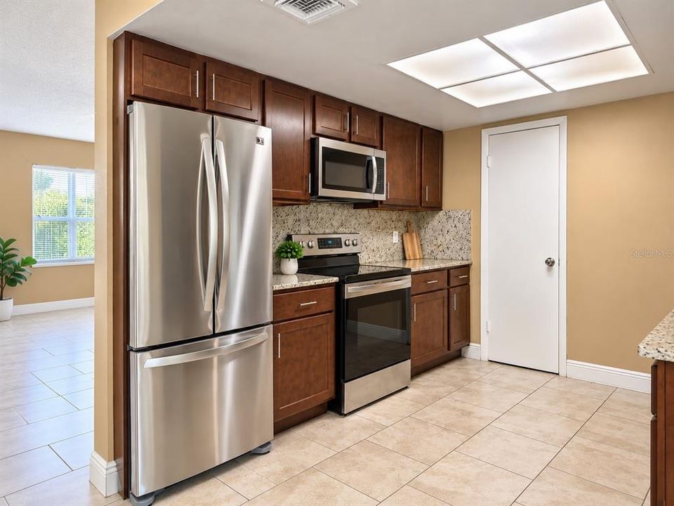 For Sale: $389,950 (4 beds, 2 baths, 1480 Square Feet)