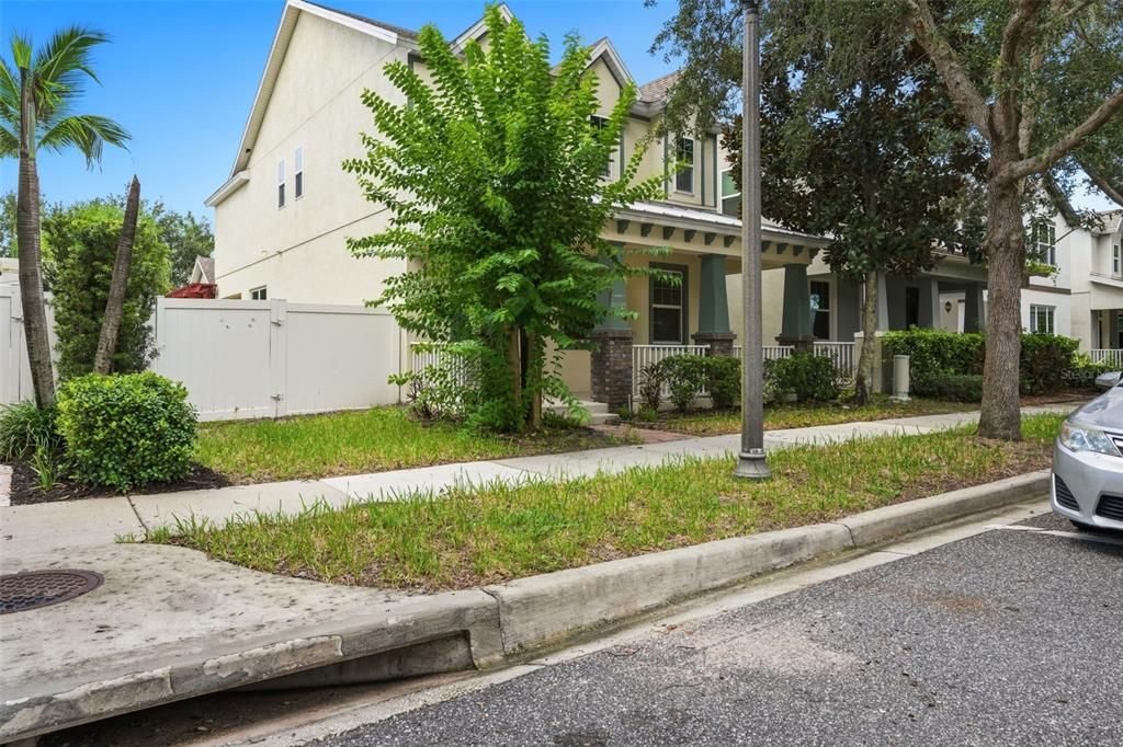 For Rent: $3,300 (3 beds, 2 baths, 1977 Square Feet)