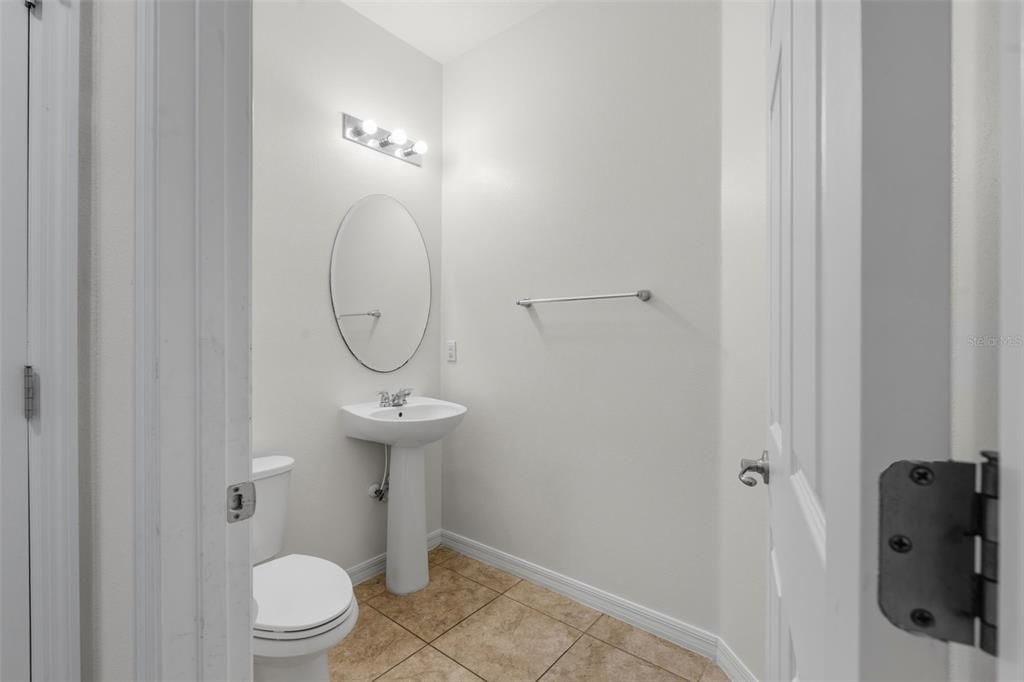 For Rent: $3,300 (3 beds, 2 baths, 1977 Square Feet)