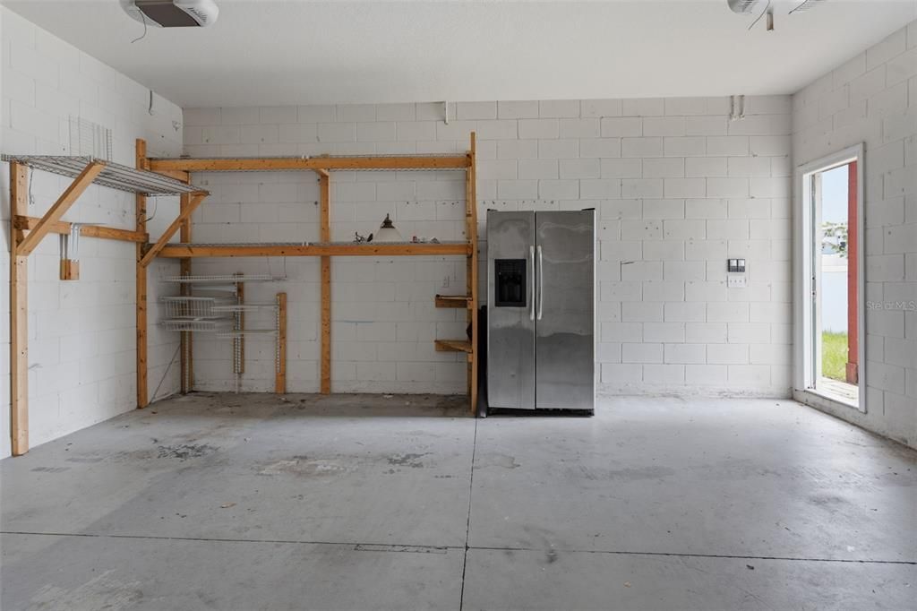 For Rent: $3,300 (3 beds, 2 baths, 1977 Square Feet)