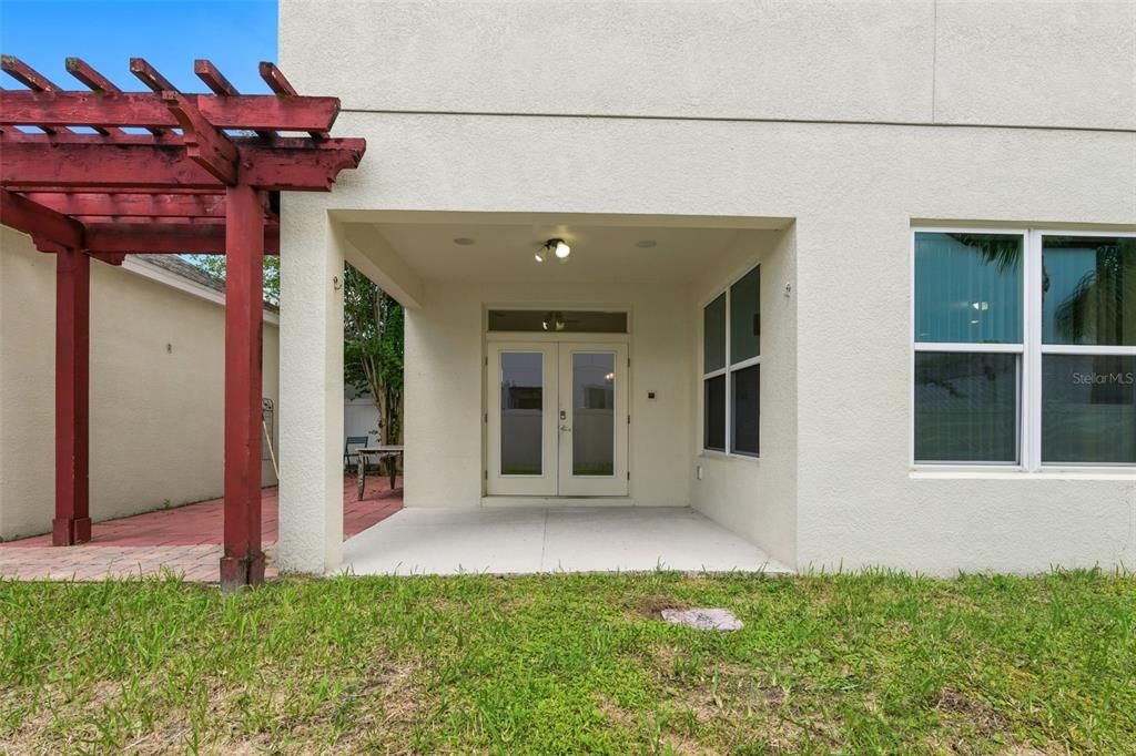 For Rent: $3,300 (3 beds, 2 baths, 1977 Square Feet)
