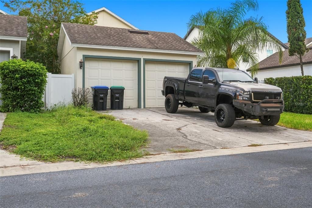 For Rent: $3,300 (3 beds, 2 baths, 1977 Square Feet)
