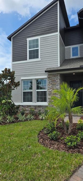 For Rent: $4,300 (5 beds, 4 baths, 3200 Square Feet)