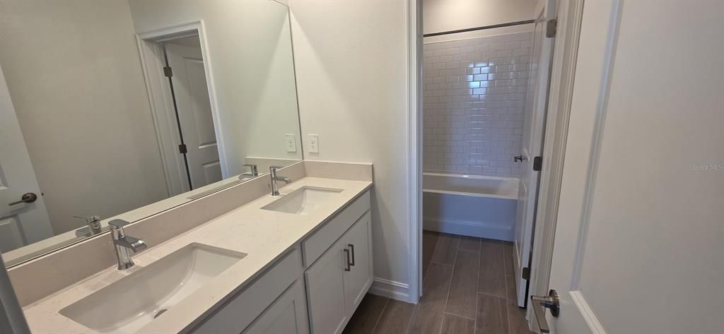 For Rent: $4,300 (5 beds, 4 baths, 3200 Square Feet)