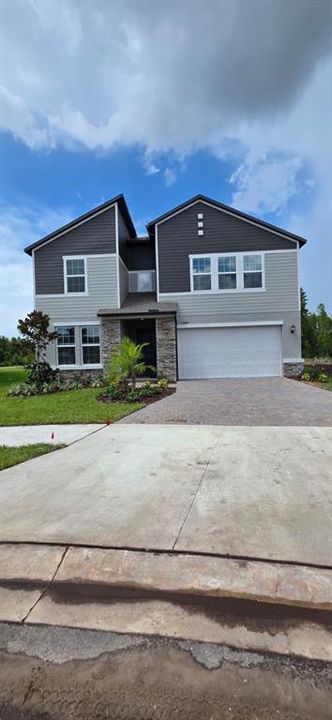 For Rent: $4,300 (5 beds, 4 baths, 3200 Square Feet)