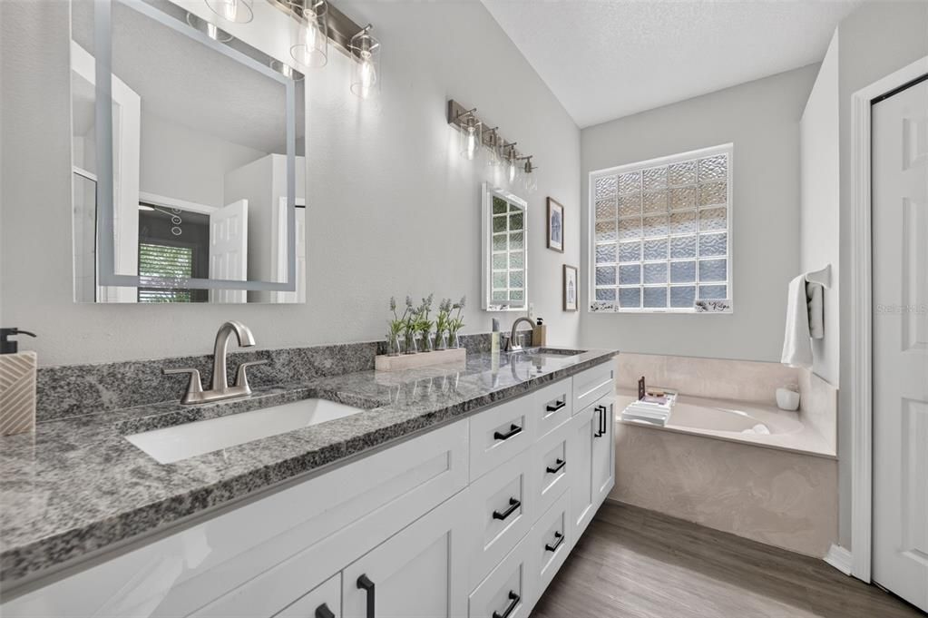 En Venta: $444,999 (3 camas, 2 baños, 1838 Pies cuadrados)